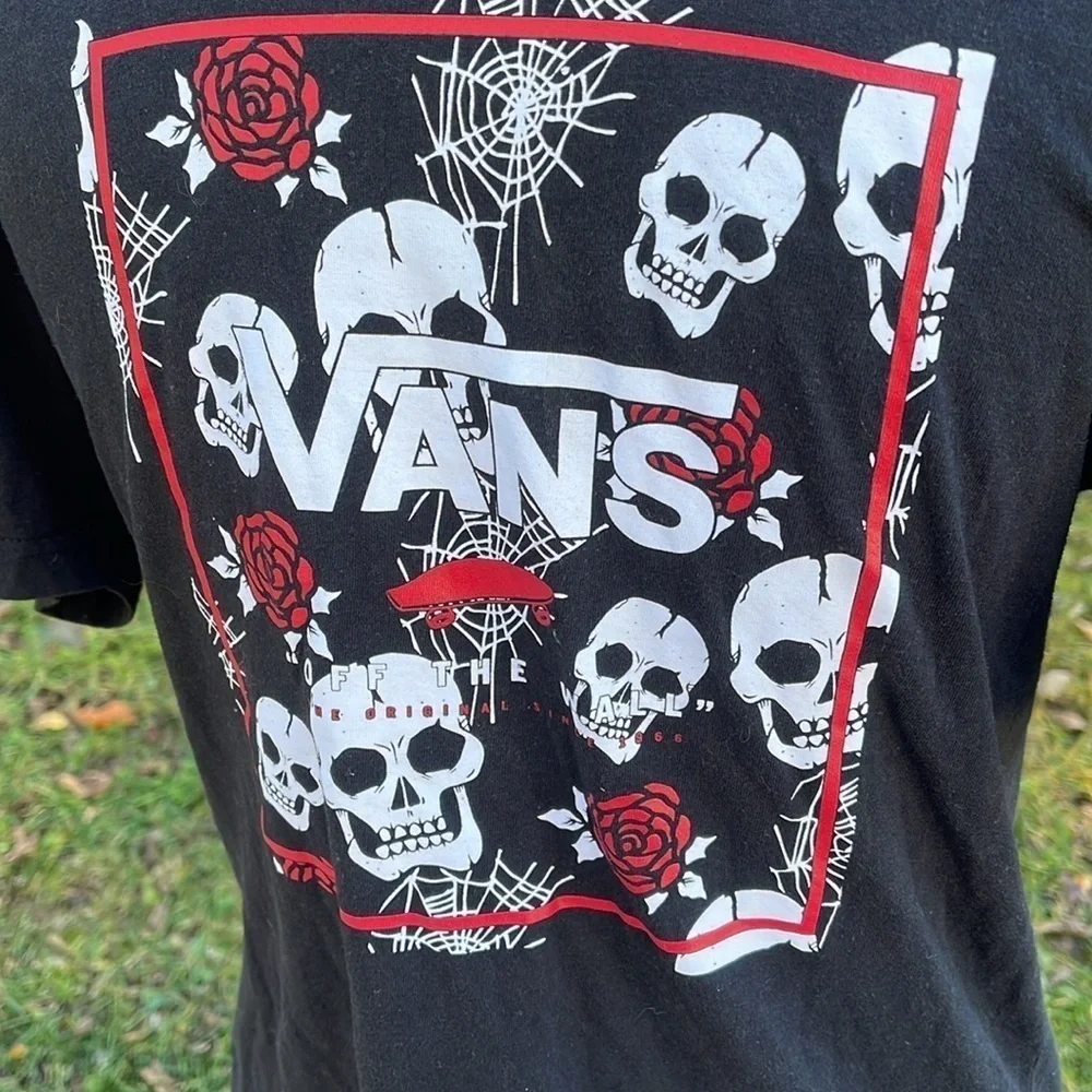 Vans classic fit short sleeve T shirt black/red/white, medium, skulls